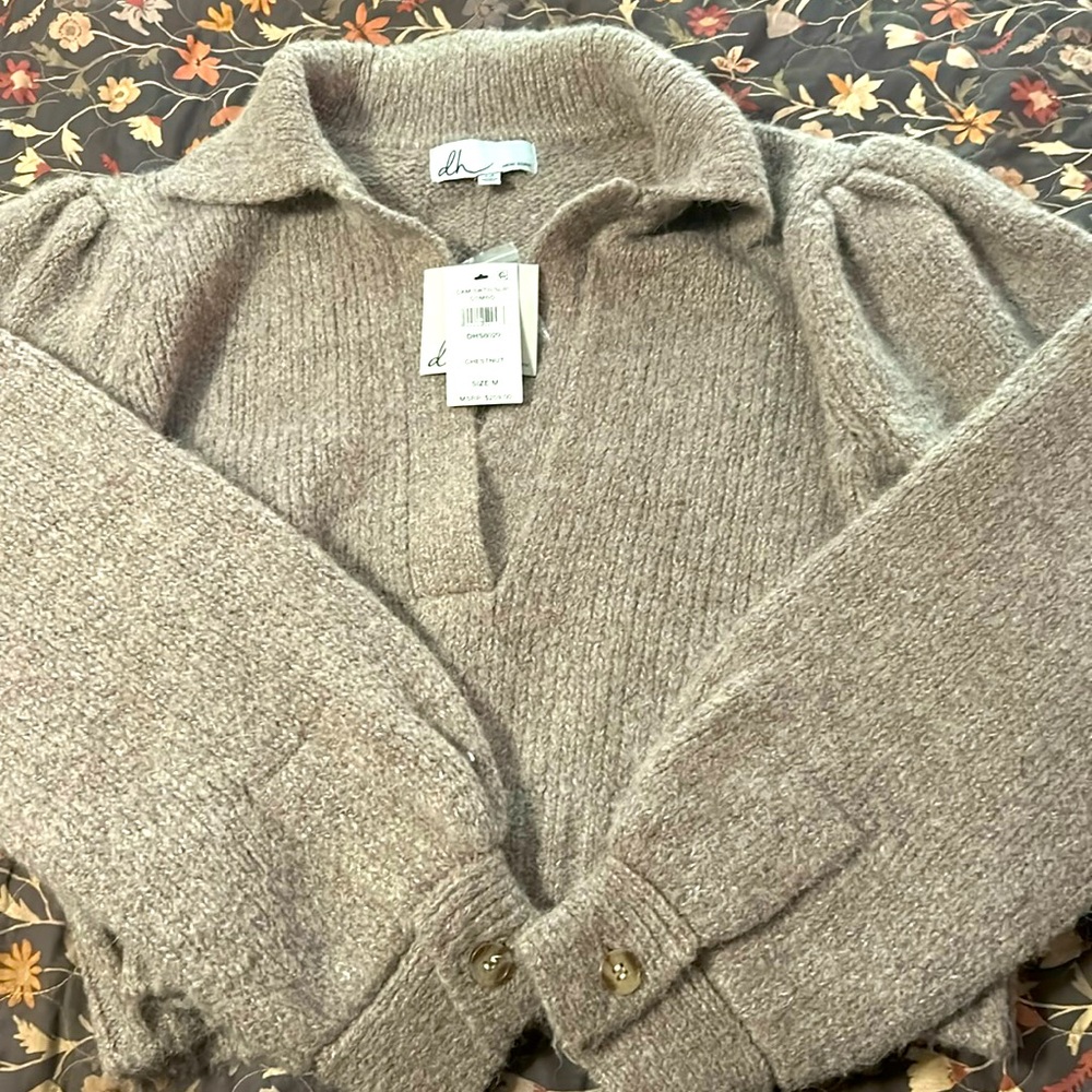 DH New York sweater